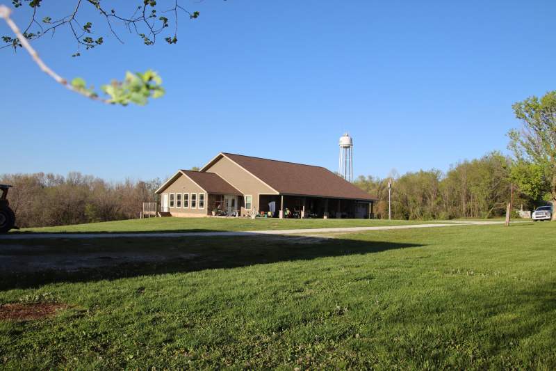 Large Walk-Out Basement on 5 Acres Image